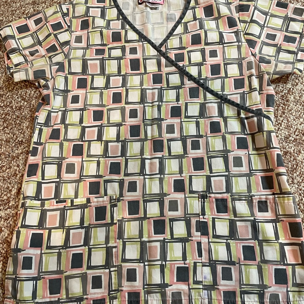Scrub works size Small women’s scrub top